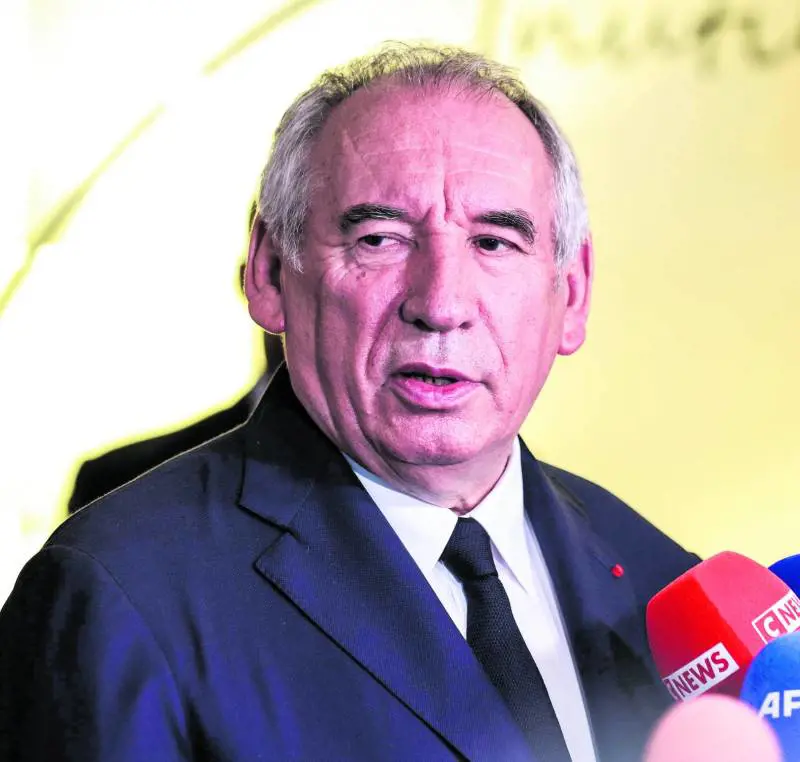 Emergenza economica nell’agenda francese. Il deficit fa paura: il governo rischia sui tagli