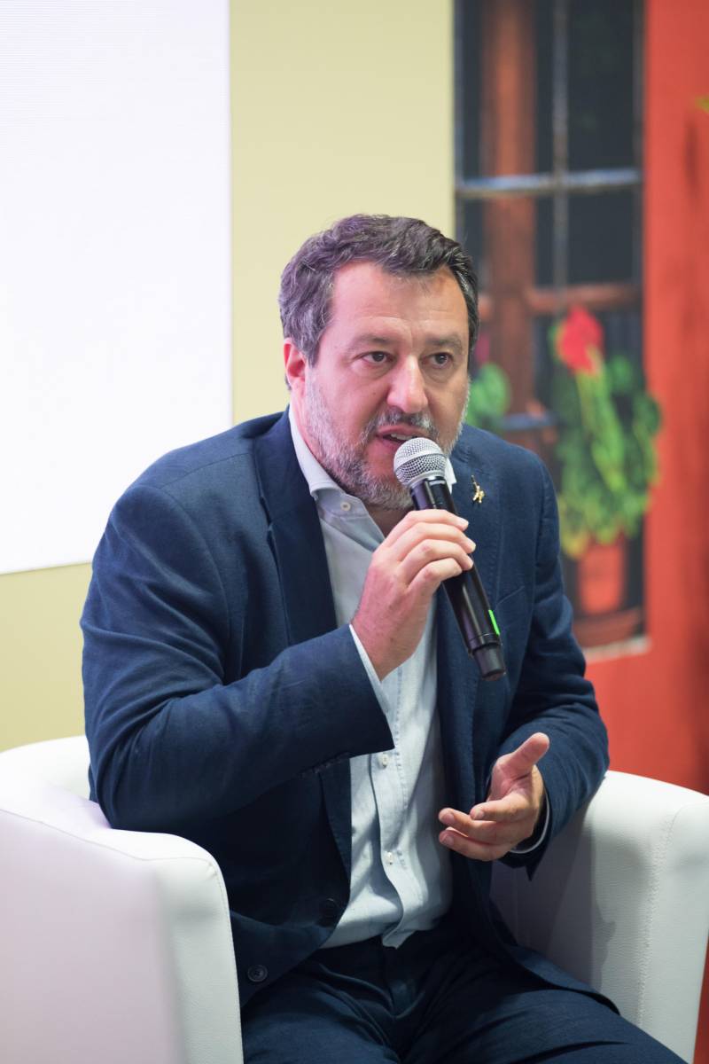 Salvini al Meeting: "Piano casa per il futuro di famiglie e giovani. Il Ponte? Critiche strumentali"
