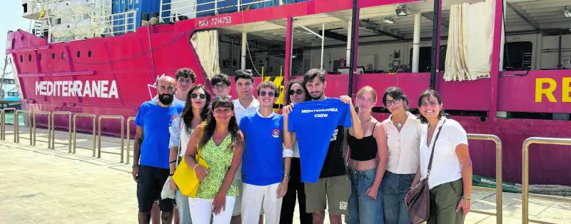 Il Pd sale sulla nave della Ong disobbediente. Ma mancano i big: sono ancora tutti in ferie