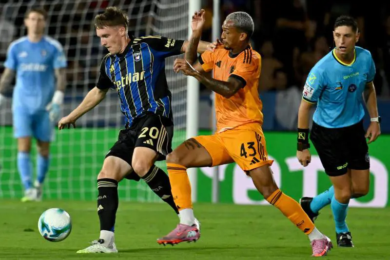 Raid nella villa del calciatore della Roma: rapinatori colti con le mani nel sacco e messi in fuga