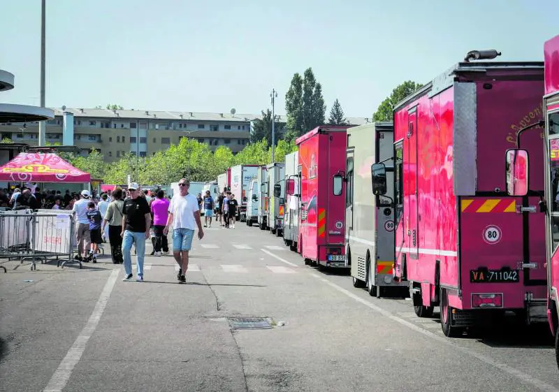 Pace fatta tra squadre e ambulanti: rinnovato contratto