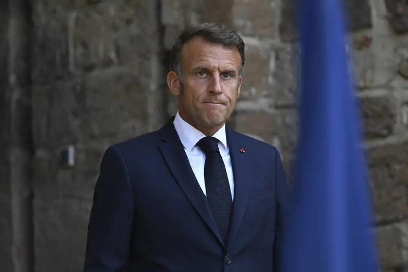 "Preparare la sanità di guerra entro marzo 2026". La Francia starebbe pensando a un conflitto imminente