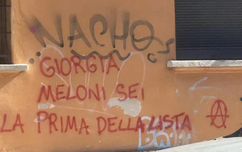 "Sei la prima della lista". Gli anarchici di Bologna minacciano Meloni