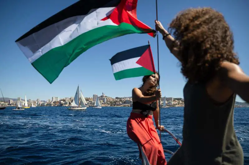 Dietro le navi "solidali" un assedio via mare con la regia di Hamas