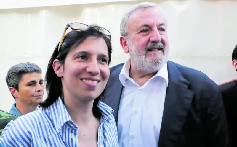 Il trucchetto di Emiliano si sfila, ma fa l'assessore