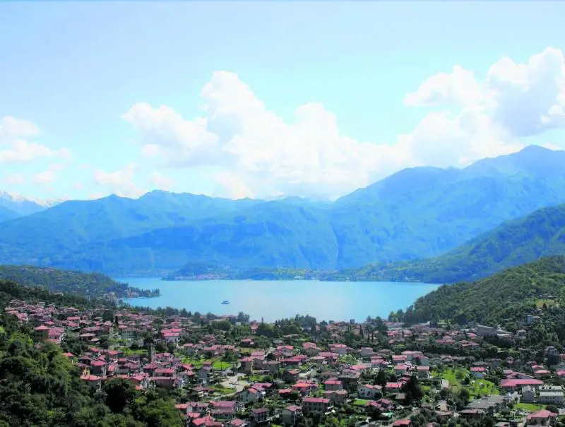 Passeggiata nel verde di Bergamo alta e una gita con vista lago a Tremezzina