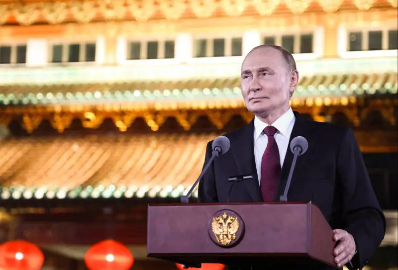Putin sfida Zelensky: "Incontro a Mosca". Xi: "L'Ovest scelga tra pace e guerra"