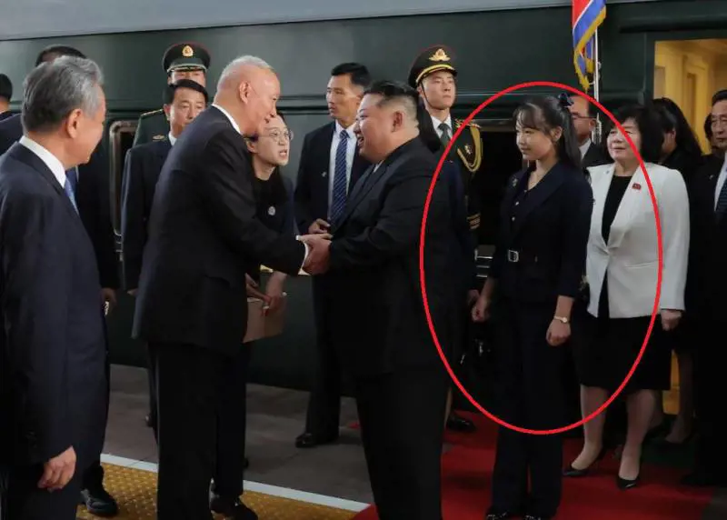 "Ha portato la figlia in Cina": cosa sappiamo della (possibile) erede di Kim