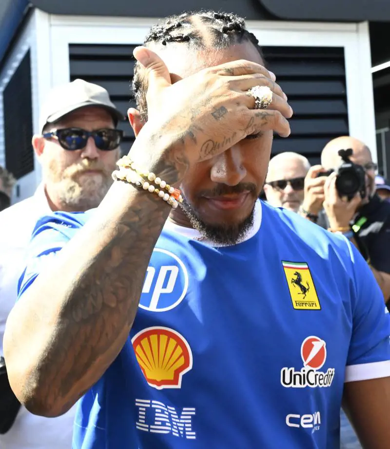 Hamilton fa gioco di squadra in casa. "Scia" anti-McLaren per Leclerc