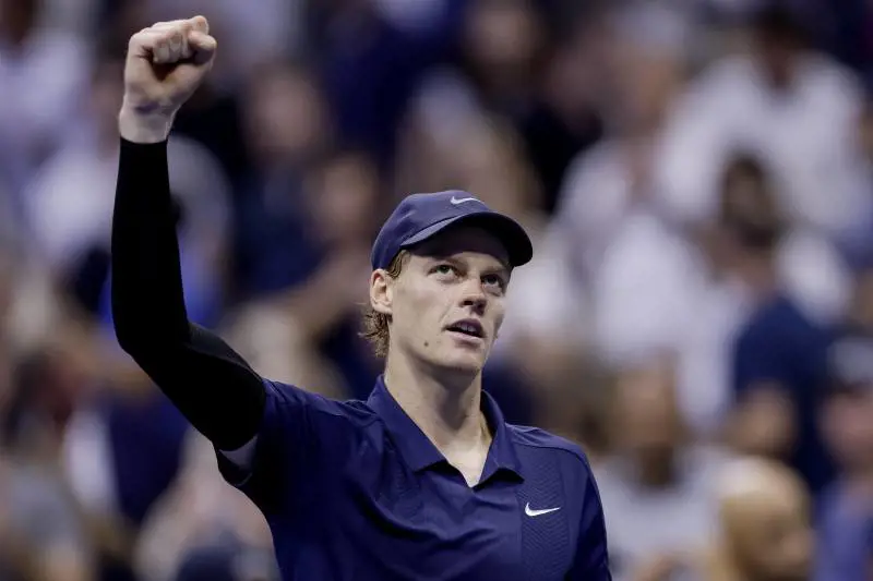 Us Open, Sinner soffre ma batte Auger-Aliassime in 4 set: domenica la finale dei sogni con Alcaraz