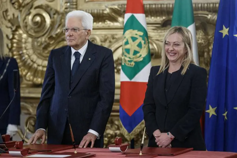 Il ricordo di Meloni: "Al Colle con il tailleur di Armani per l'orgoglio del Made in Italy"