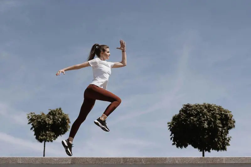 Le regole della fitness trainer per riprendere ad allenarci al rientro in città