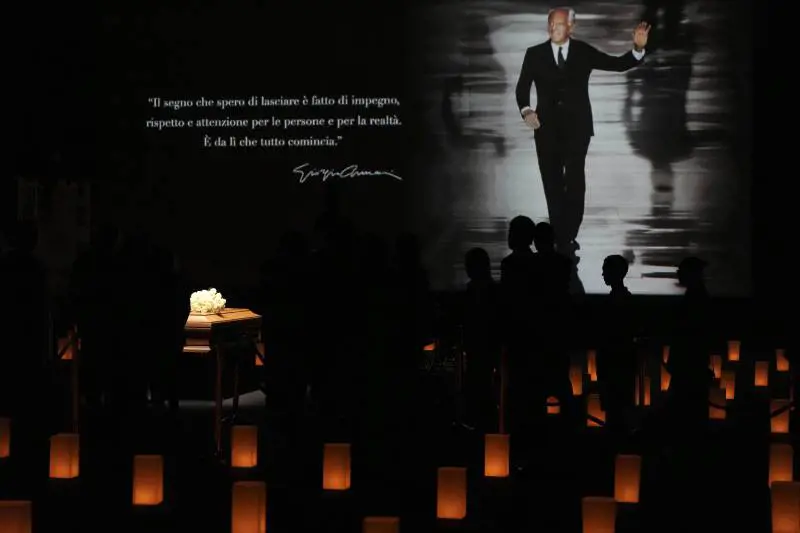 Camera ardente Giorgio Armani (AP Photo/Antonio Calanni)