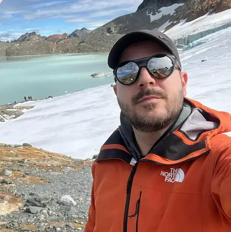 Inghiottito dai ghiacci. Muore in Alaska il geologo-esploratore