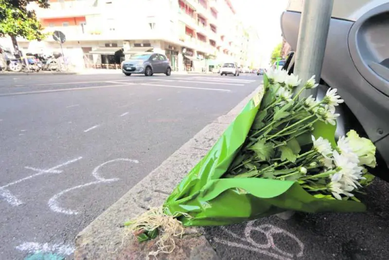 Investito e ucciso da un poliziotto positivo all'alcoltest
