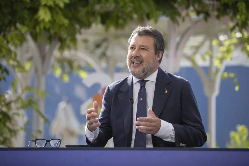 Salvini rilancia sulla flat tax. E si smarca dal rischio centro