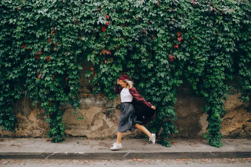 Abito casual e stivaletto più altre 7 idee di outfit per settembre e ottobre