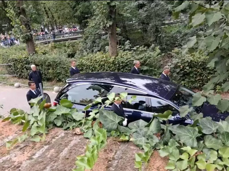 A Rivalta i funerali privati di Giorgio Armani