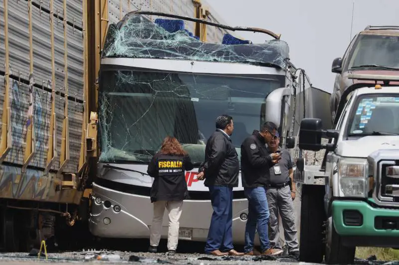 Israele, attentato sul bus: 6 morti. Hamas: atto eroico
