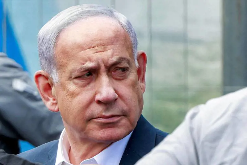 E Bibi avvisa: "Via da Gaza City"