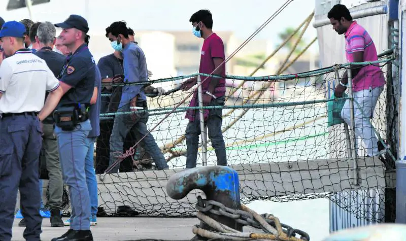 Ondata di sbarchi: Lampedusa soffre