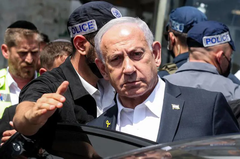 Bibi e il tutto o niente. Negoziatori eliminati ma ostaggi a rischio. Il ruolo del Fantasma