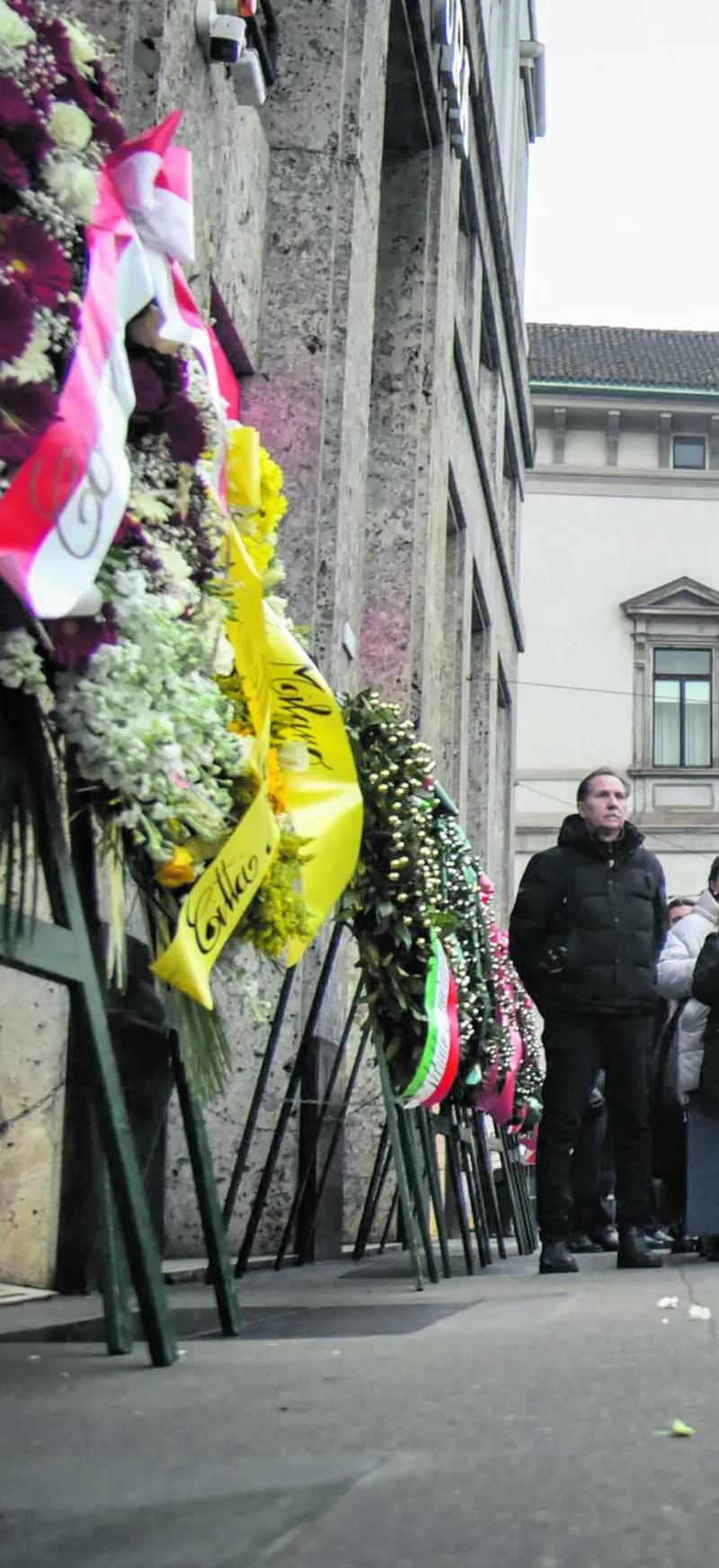 Un monumento luminoso per il memoriale in ricordo di tutte le vittime delle stragi