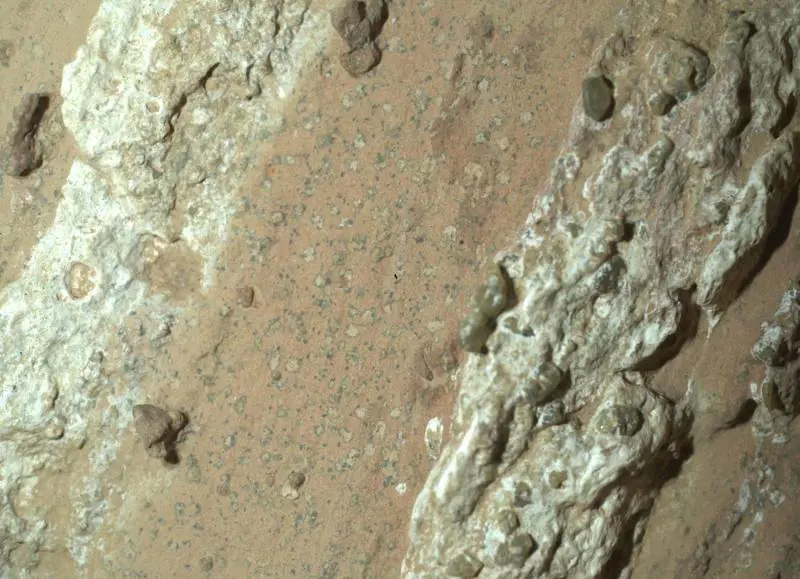 "Potenziali biofirme": scoperti segni di vita su Marte