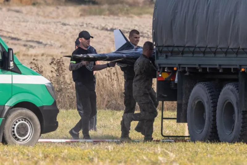 Raffica di droni russi in Polonia. "Guerra mondiale mai così vicina"