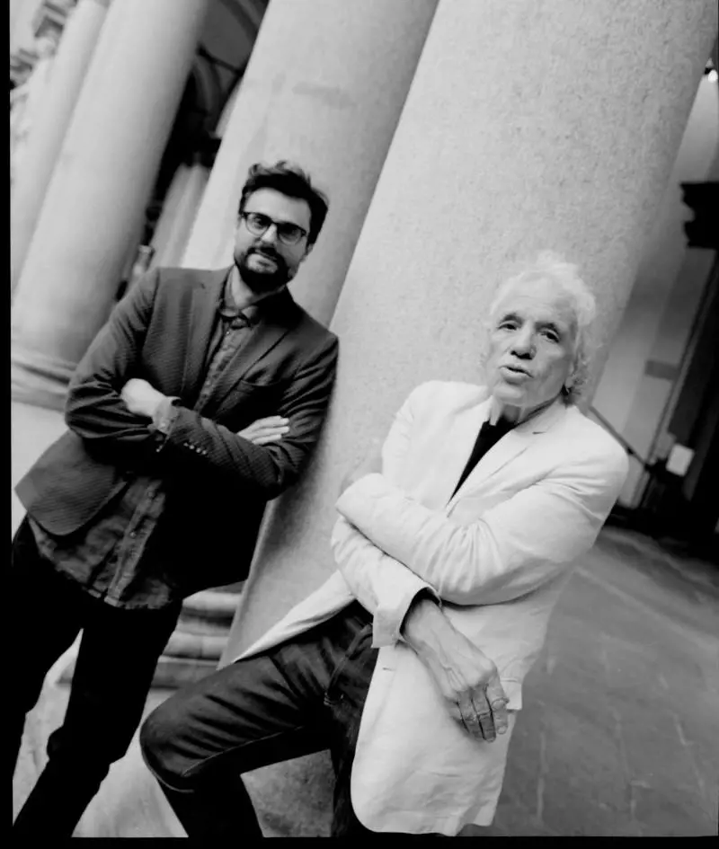 Tinti dialoga sul palco con Abel Ferrara. E la poesia si trasforma in performance