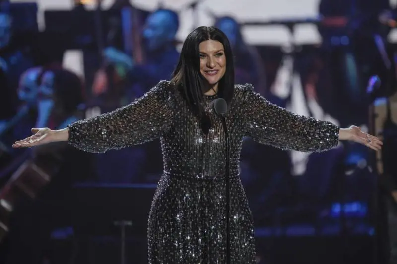 Laura Pausini: "Il palco è l'unico posto dove non ho paura. I segreti per una vita sana"