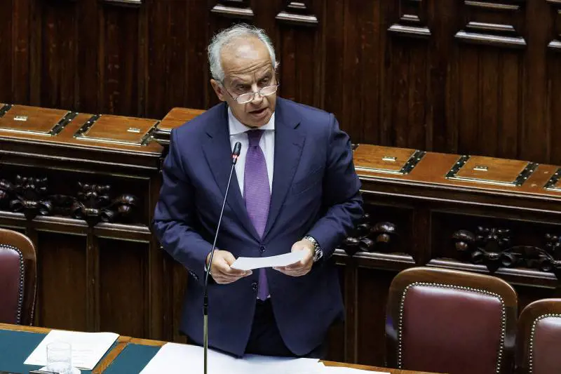 Piantedosi: "Rischio emulazione, è ora di abbassare i toni"