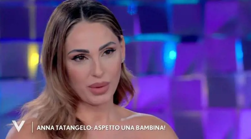 "È un dono". Anna Tatangelo rivela il sesso del suo secondo figlio a Verissimo