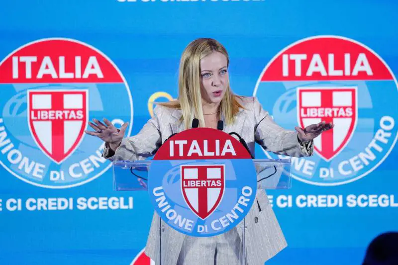 Affondo di Meloni: "Accusati di odio da chi festeggia l'omicidio di Kirk. La sinistra la smetta di minimizzare"