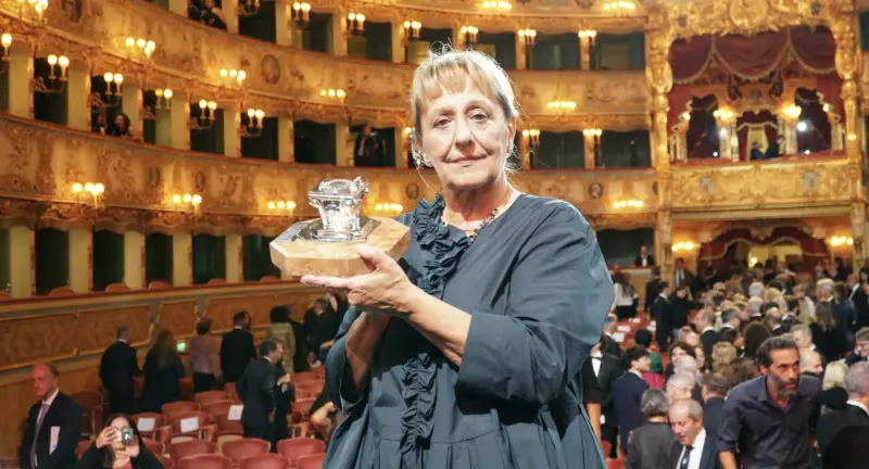 "Nel mio romanzo oso dire che la follia spesso è soltanto ribellione all'iniquità"