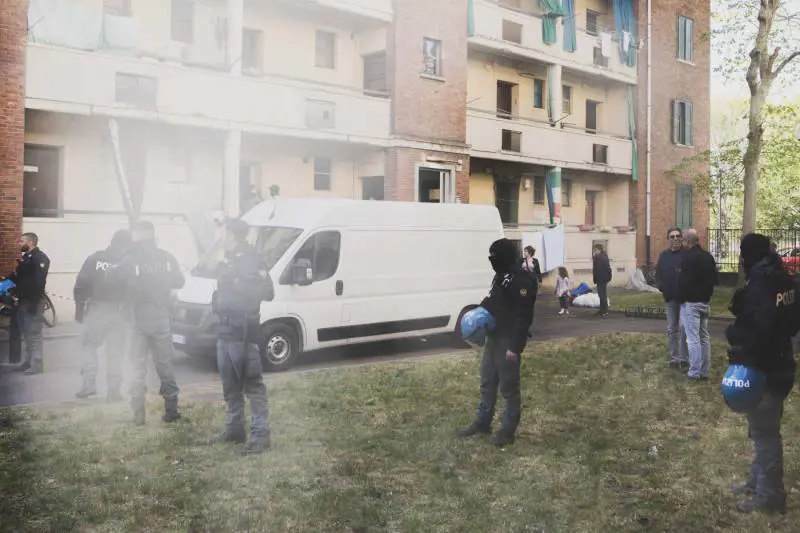 "Sgombero anche se ci sono minori o fragili". La svolta nelle occupazioni