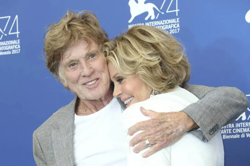 Jane Fonda, la confessione su Robert Redford: "Le scene di bacio non gli piacevano e io ero innamorata di lui"