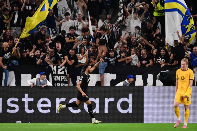 Succede di tutto tra Juve e Borussia Dortmund: i bianconeri firmano il 4-4 con due gol nel recupero