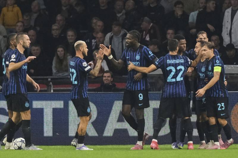 Ajax Inter Thuram celebrazione