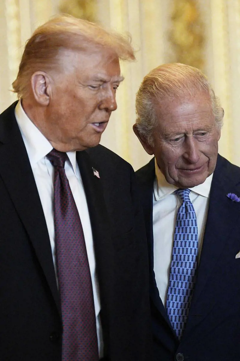 Re Carlo in prima linea diplomatica: Trump accolto a Windsor tra sorrisi e investimenti
