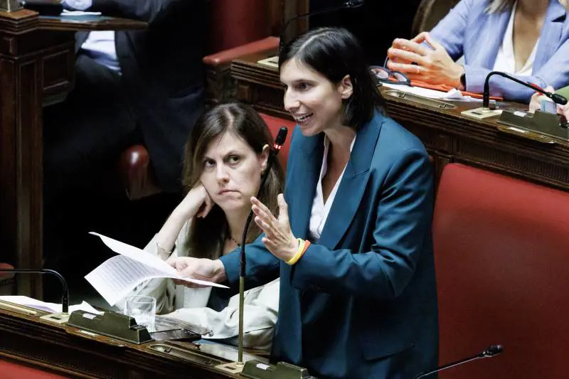 Riforma, oggi il terzo sì. Schlein tira in ballo il Cav