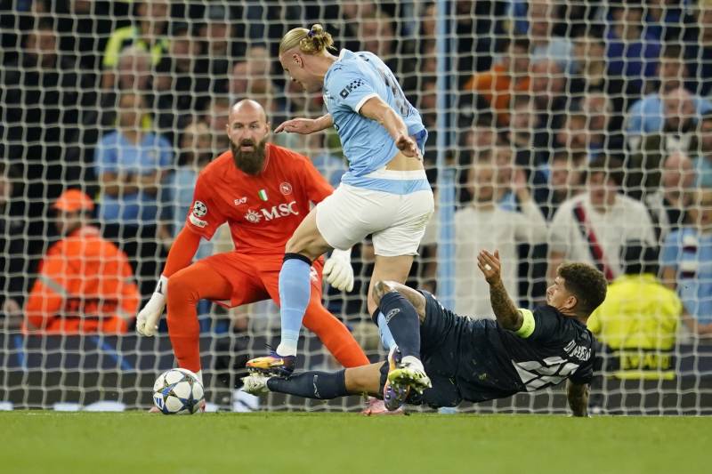 Man City Napoli De Lorenzo fallo Haaland