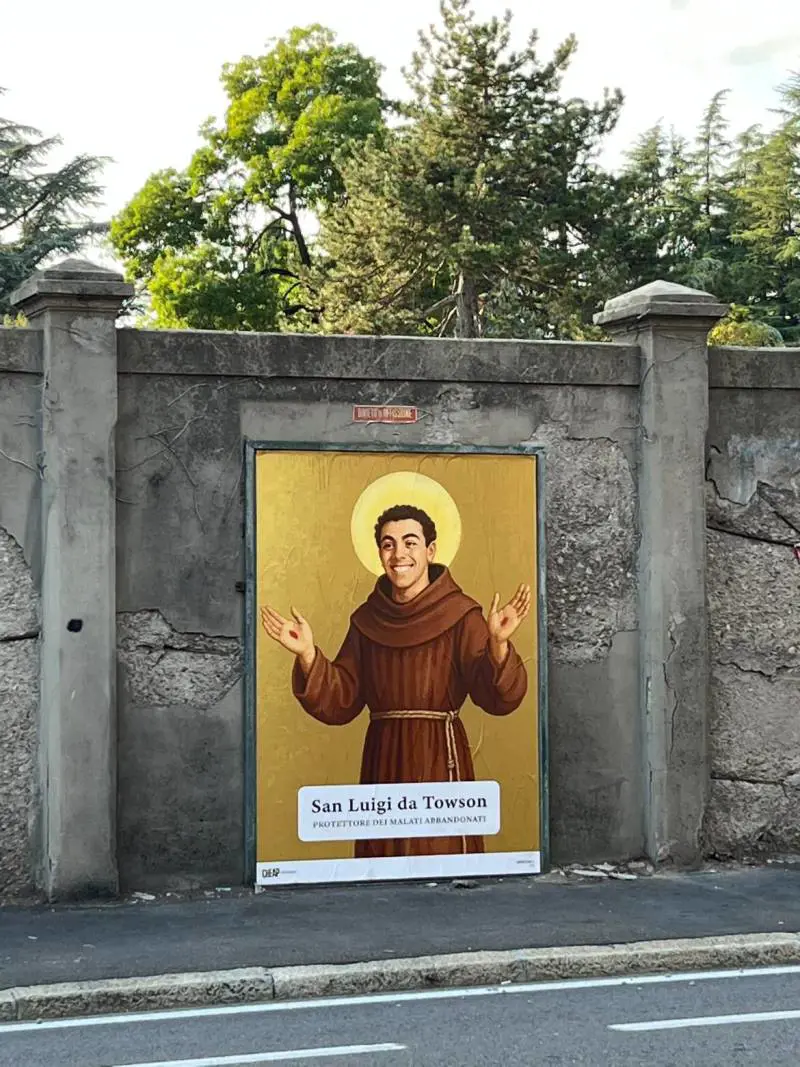 "San Luigi". A Bologna spunta un poster che celebra il killer Mangione: "Solita sinistra che fomenta odio"