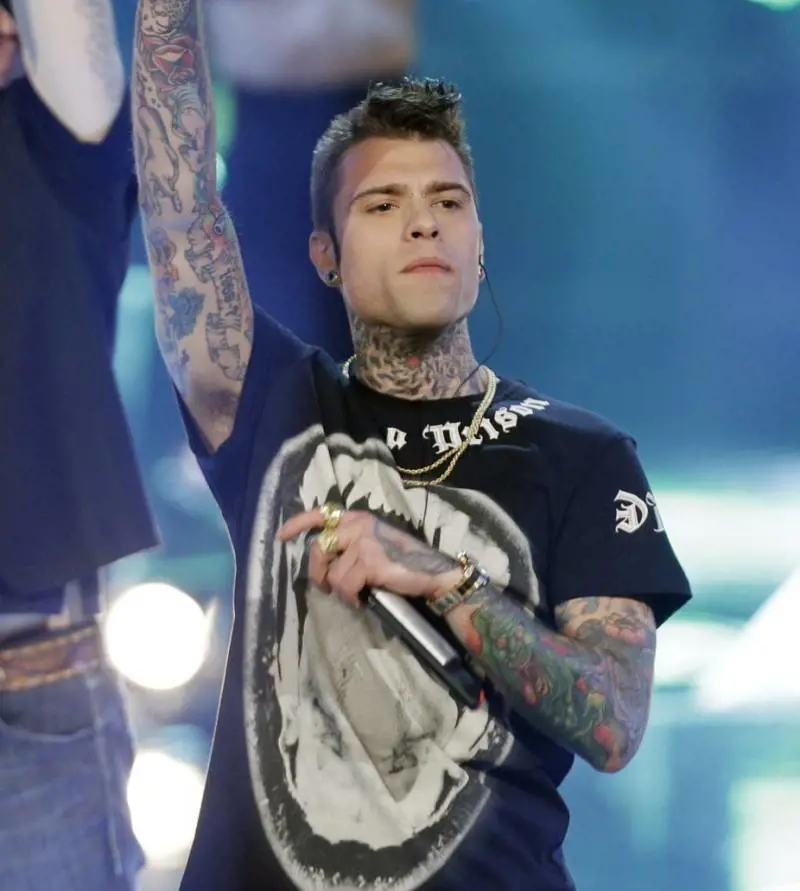 Fedez, le parole su Chiara Ferragni durante il live al Forum: "Non rinnego il nostro legame. Certi nodi non si sciolgono"
