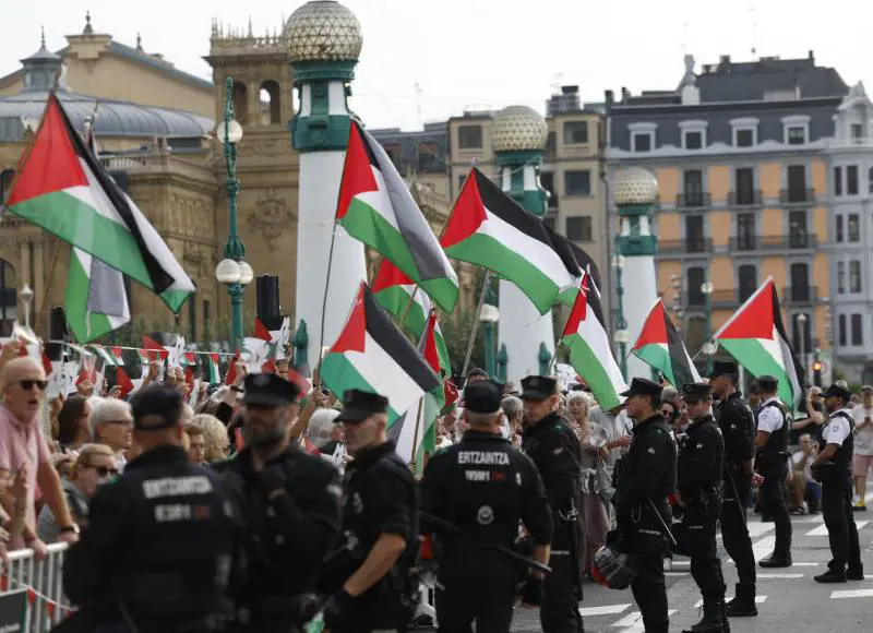 Regno Unito, Canada e Australia riconoscono la Palestina. L'ira di Netanyahu | Diretta