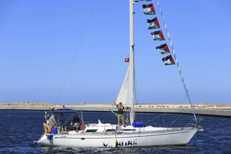 "Costretti a fermarci nelle calette greche". Ancora uno stop per la Flotilla