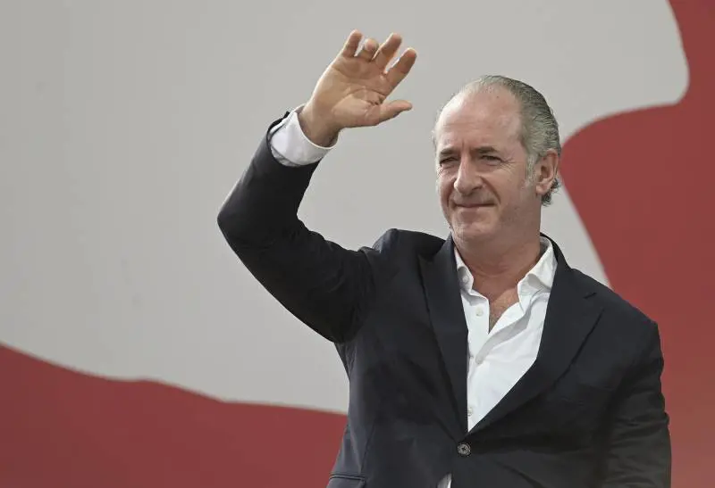 Zaia "prenota" la guida del Veneto. E Vannacci attacca: "Lo straniero ruba"