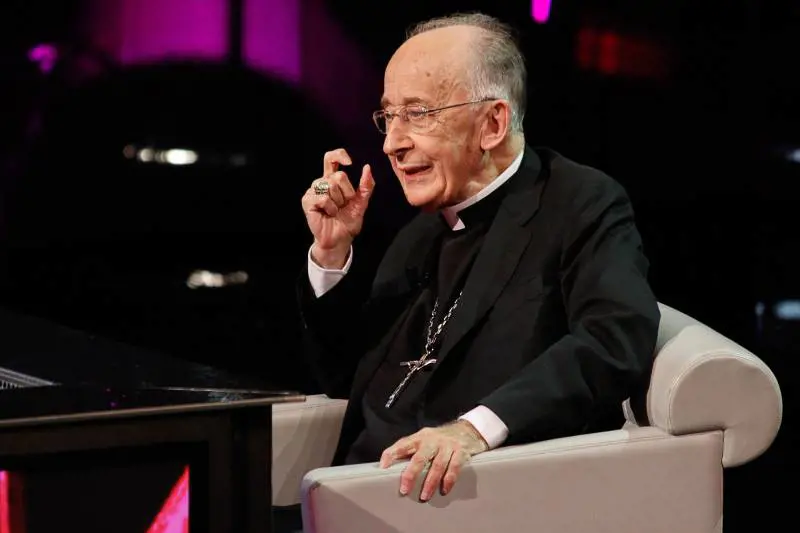 Il cardinal Ruini ricoverato per blocco renale. La Diocesi sui social: "Ora pregate per lui"