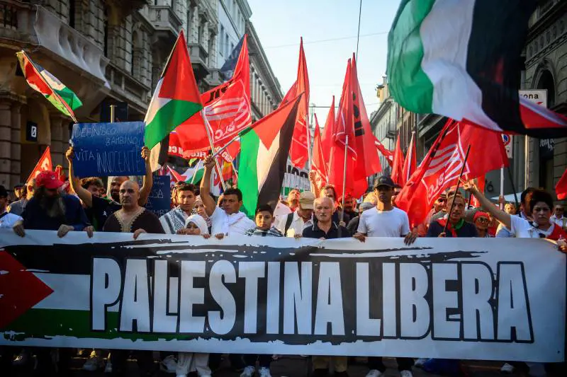 Sciopero, corteo e maltempo. Oggi la città rischia la paralisi