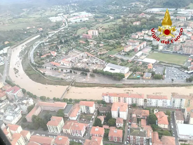 Un'ondata di maltempo colpisce il Nord: a Milano esonda il Seveso, frane in Liguria